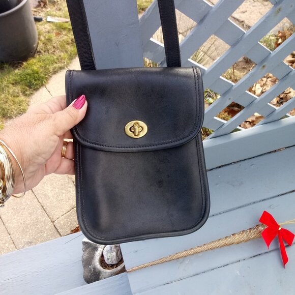 VTG COACH BLACK Side pack Turnlock Leather cross Body Phone Purse 9978 USA - Picture 4 of 11